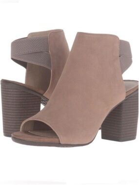 Kenneth Cole Reaction Fridah Fly Peep Toe Nubuck Sandal Size 9.5